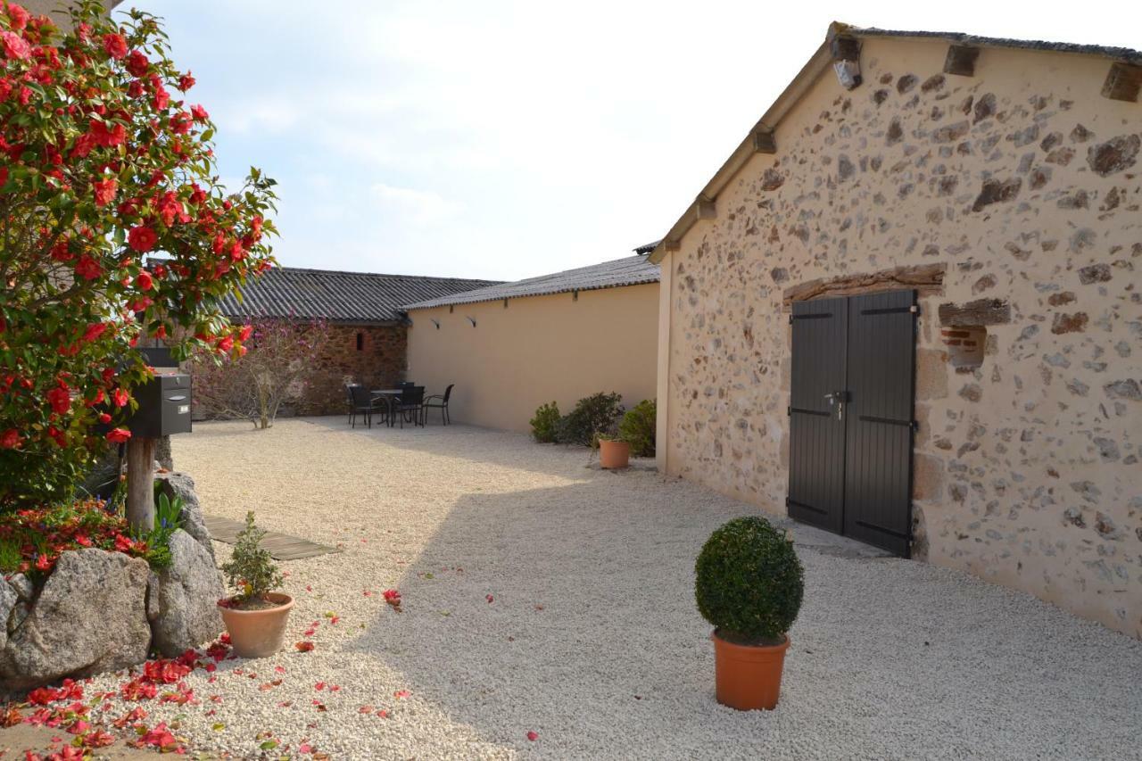 Gite De La Foye - Le Magnolia Combrand Exterior foto